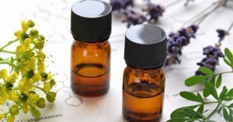 Tự chế hỗn hợp tẩy trang an toàn tại nhà