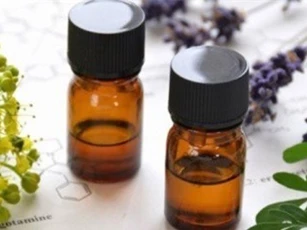 Tự chế hỗn hợp tẩy trang an toàn tại nhà