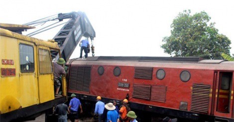 Vụ 2 tàu hàng đâm nhau: Cách chức trưởng ga Núi Thành