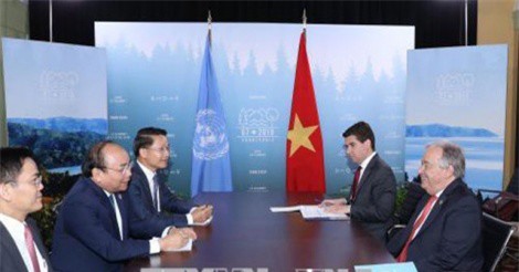 Thủ tướng Nguyễn Xuân Phúc gặp gỡ Tổng thống Pháp, Thủ tướng Nhật Bản