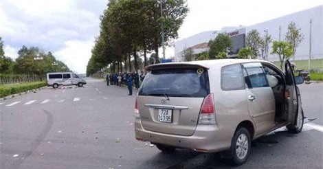 Xe 7 chỗ tông xe 16 chỗ, bé trai tử vong, nhiều người trọng thương