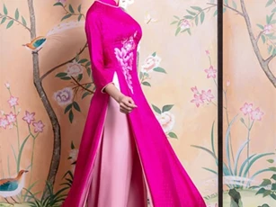 Áo dài lụa phom truyền thống cho nàng dâu mê hoa sen