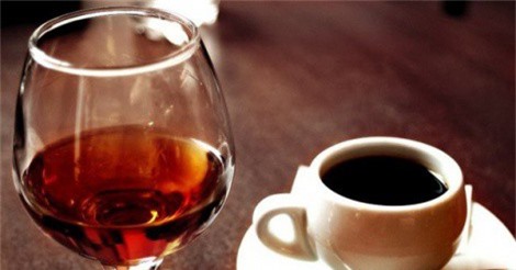 Cà phê và rượu không liên quan đến bệnh động kinh