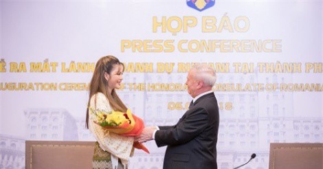 Lý Nhã Kỳ được phong làm lãnh sự danh dự của Rumani