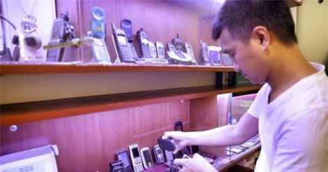 Sôi động thị trường điện thoại cũ
