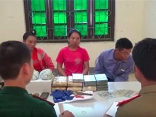 Bắt 3 đối tượng mua bán ma túy có vũ khí nóng