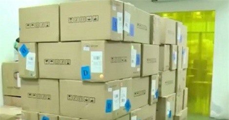 Chuyển phát nhanh máy đào tiền ảo vào Việt Nam