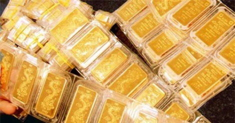 GIÁ VÀNG NGÀY 12/6: Trong nước tăng vọt, thế giới nằm đáy