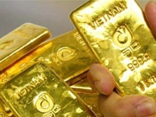 GIÁ VÀNG NGÀY 15/6: USD mạnh lên, vàng bất ngờ tăng vọt
