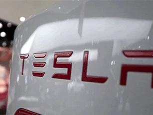 Tesla bất ngờ tuyên bố cắt giảm hơn 4.000 việc làm