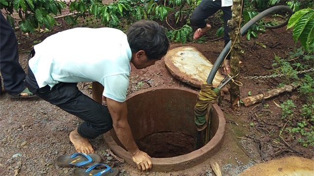 “Lão mù” và nghề đào giếng... “trời cho”