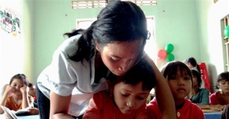 Lớp học miễn phí trên cao nguyên của cô giáo khuyết tật