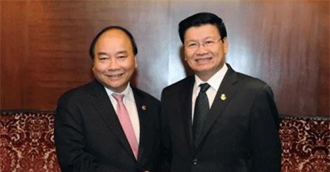 Thủ tướng Nguyễn Xuân Phúc hội đàm với Thủ tướng Lào