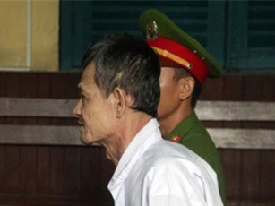 Vợ che giấu, “chi viện” cho kẻ giết chồng mình