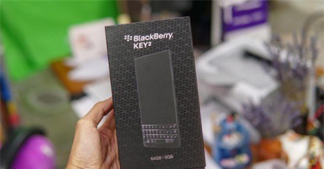 Blackberry KEY2 xách tay về Việt Nam với giá 17,5 triệu đồng