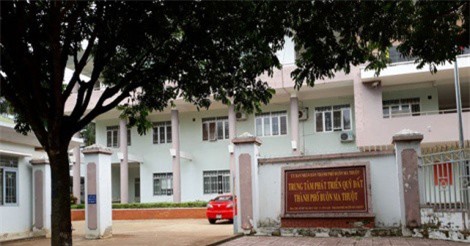 Giám đốc chi nhánh Trung tâm quỹ đất chỉ đạo kế toán lập khống chứng từ rút ngân sách