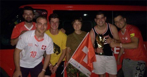 Cổ động viên World Cup lạc vào vùng chiến sự ở Ukraine