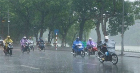 DỰ BÁO THỜI TIẾT (18/6): Áp thấp xuất hiện trên Biển Đông, TP.HCM có mưa to