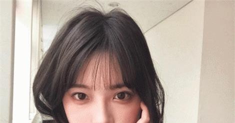 Dùng đá lạnh lăn lên mặt - cách làm đơn giản này sẽ giúp da bạn đẹp lên bội phần