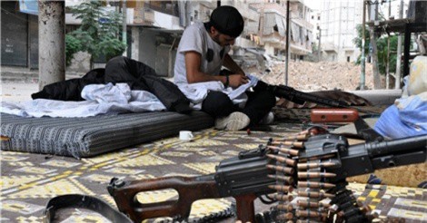 IS dốc sức tấn công quân đội Syria ở Đông Deir Ezzur 