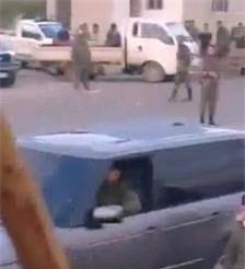 Clip: Chỉ huy Hổ Syria tiến vào Dara'a với sự hộ tống hùng hậu của lực lượng Nga