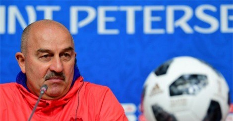 HLV ĐT Nga tuyên bố sẽ biến Salah thành... “người vô hình”