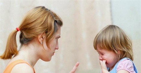 Những độ tuổi cha mẹ không nên dùng "roi vọt" để dạy dỗ