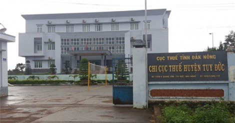 Sếp Chi cục Thuế trả lại tiền thưởng “mượn” của nhân viên gần 2 năm