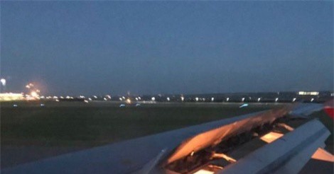 World Cup 2018: Máy bay chở đội tuyển Saudi Arabia gặp nạn, bốc cháy trên không