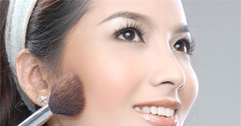 Cách trang điểm tạo khối chuẩn cho từng dáng mặt