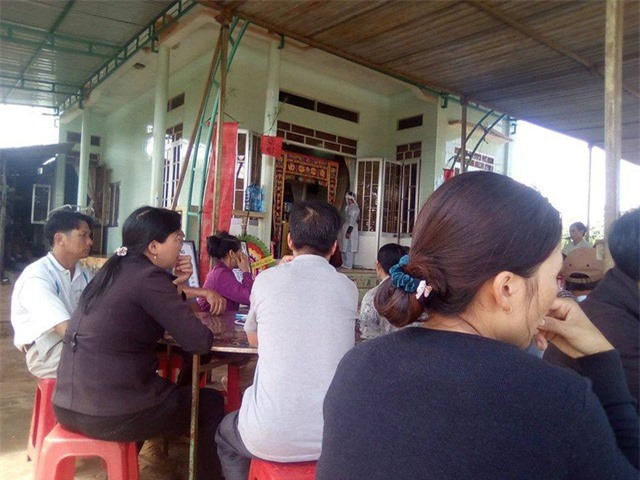 Đâm chết em vợ khi xách dao đi tìm vợ