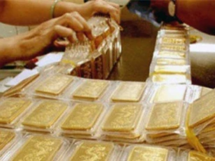 GIÁ VÀNG NGÀY 20/6: USD lên đỉnh, vàng lao xuống đáy