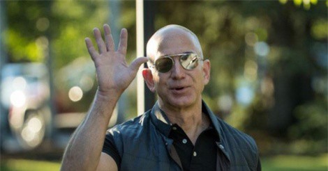 Jeff Bezos vừa đạt được kỷ lục mà Bill Gates cũng chưa từng làm được