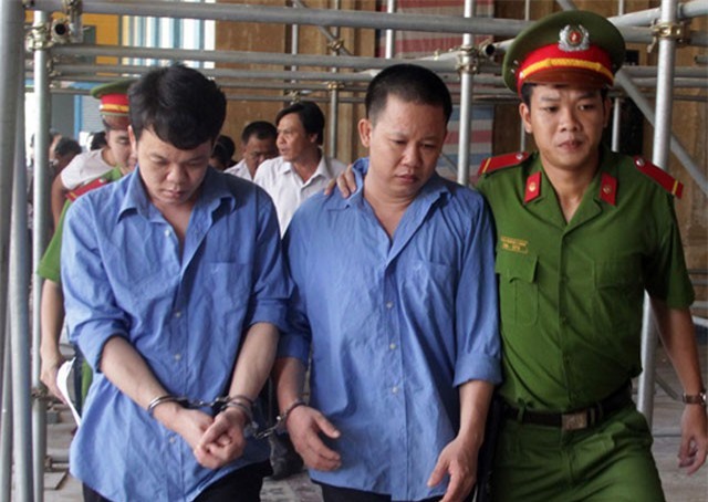 Bênh khách dự đám cưới, chú rể giết người