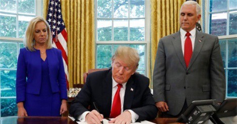 ĐIỂM TIN THẾ GIỚI: Nga báo động về kế hoạch thành lập “lực lượng vũ trụ” của Mỹ, ông Trump ký sắc lệnh ngừng chia rẽ các gia đình nhập cư “lậu”