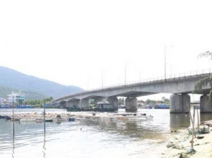 Một phụ nữ chết trong tư thế bị cột tay chân, đầu bịt túi bóng