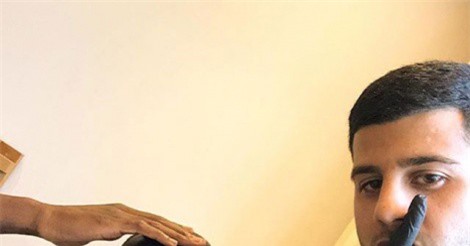 Pogba mời thợ cắt tóc từ London sang Nga để... "tuốt lại vẻ đẹp trai"