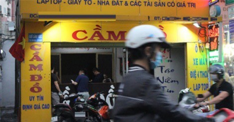 Ăn theo mùa World Cup, nhiều chủ tiệm cầm đồ ra sức ép giá khách hàng