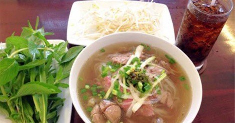 Những quán ăn vỉa hè đông nghịt khách ở Sài Gòn