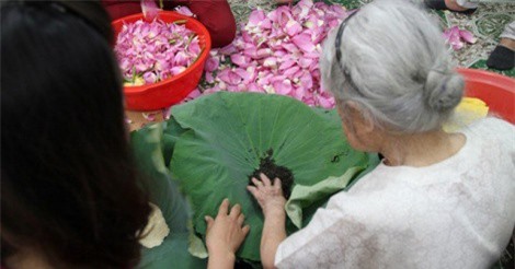 Bí quyết làm chè sen hảo hạng có giá cả chục triệu đồng/kg