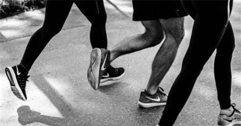 Chạy hay đi bộ tốt hơn cho sức khỏe?