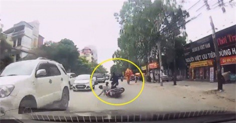 Clip: Nam thanh niên gây tai nạn cho người đi đường vì… né CSGT