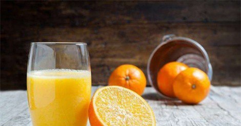 Nước cam đông lạnh tốt hơn nước cam tươi
