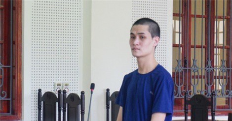 Vợ trẻ ôm hai con thơ chết lặng khi chồng thú nhận nguyên nhân phạm tội