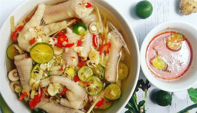 Mẹo làm chân gà ngâm sả tắc ăn bao nhiêu cũng hết