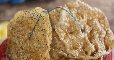 Ngon mà lạ bánh tráng nhúng đường dân dã của người Quảng Nam