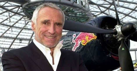 Người đàn ông tạo ra Red Bull từ nước tăng lực cho tài xế