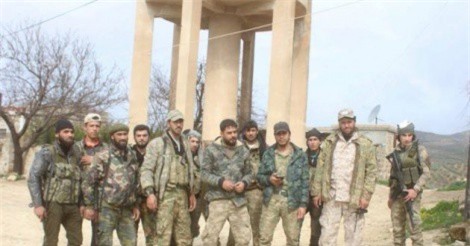 Một loạt phiến quân đầu hàng, "dâng" nhiều làng mạc cho chính phủ Syria