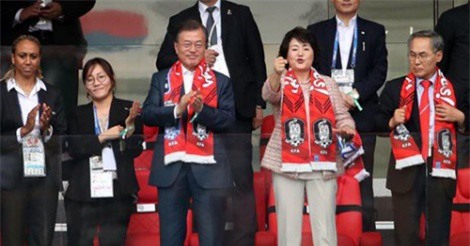 Tổng thống Hàn Quốc muốn đồng tổ chức World Cup với Triều Tiên