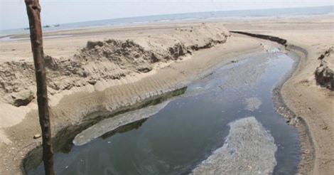 Vụ hồ tôm xả 1.000 m3 nước thải ra biển: Khắc phục kiểu đối phó!